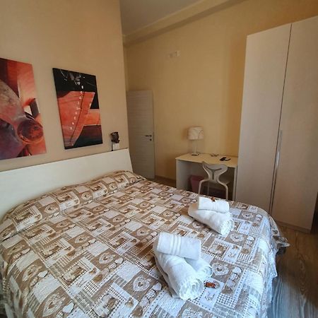 4Rooms Guest House Free Wi-Fi Salerno Zewnętrze zdjęcie