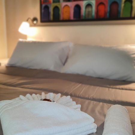 4Rooms Guest House Free Wi-Fi Salerno Zewnętrze zdjęcie