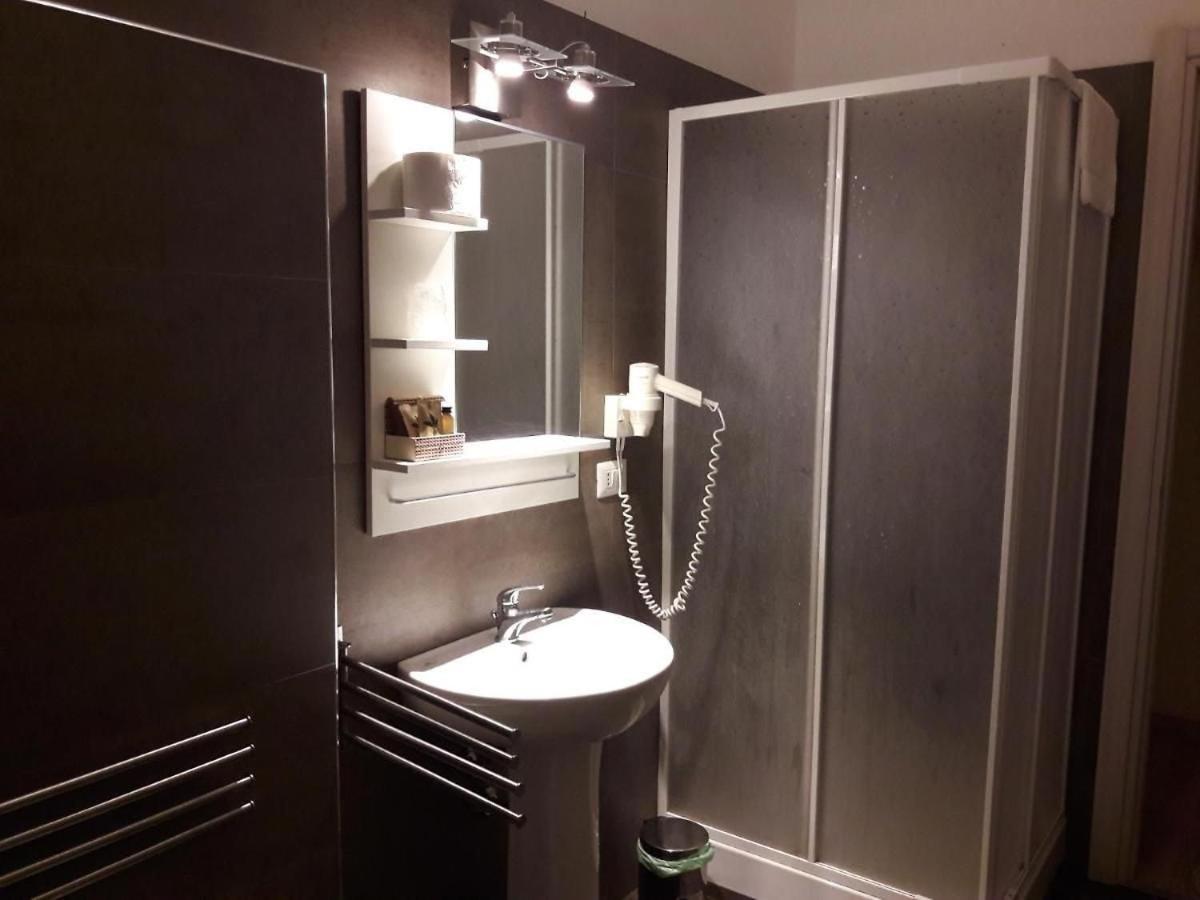 4Rooms Guest House Free Wi-Fi Salerno Zewnętrze zdjęcie