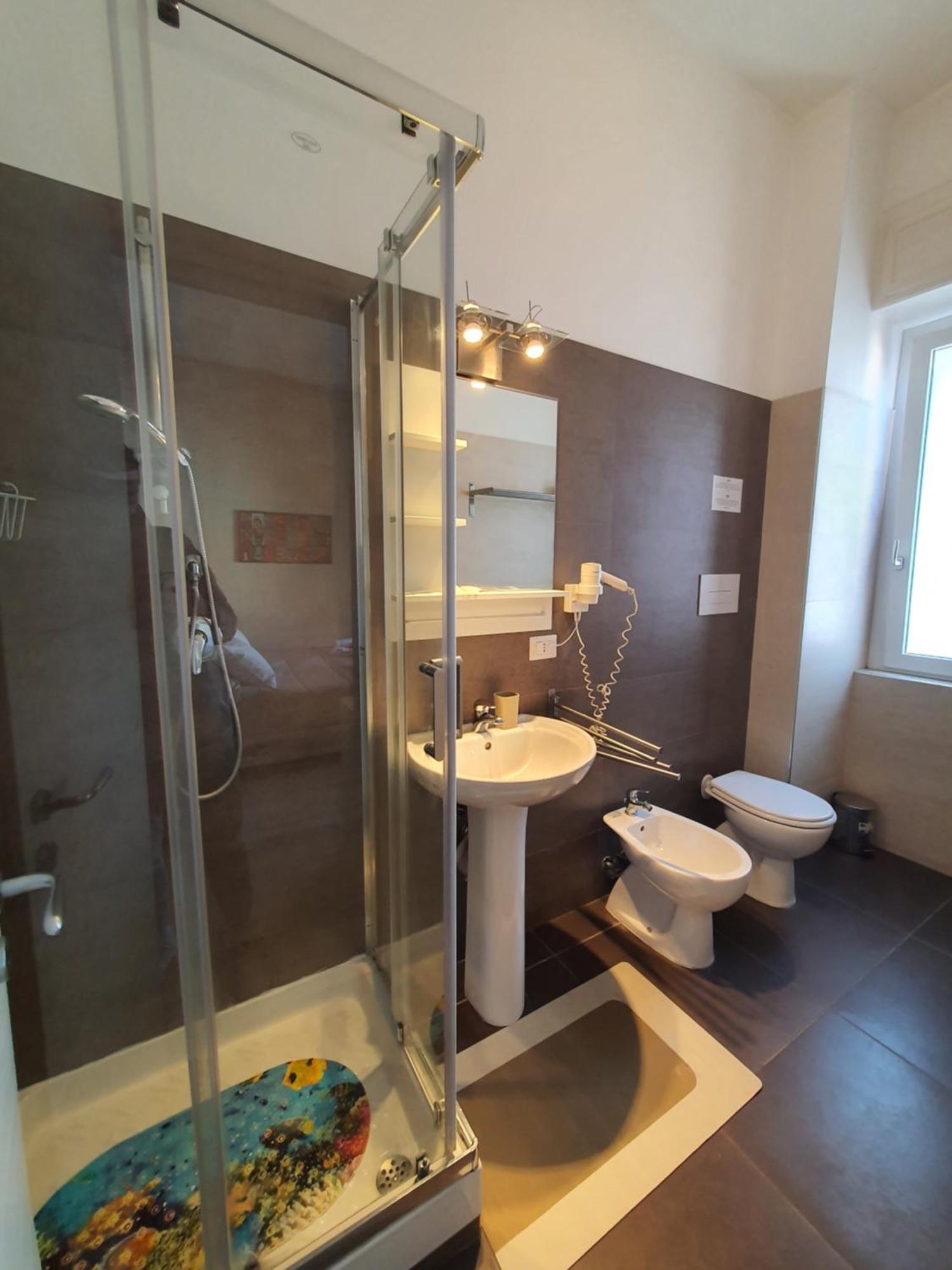 4Rooms Guest House Free Wi-Fi Salerno Zewnętrze zdjęcie