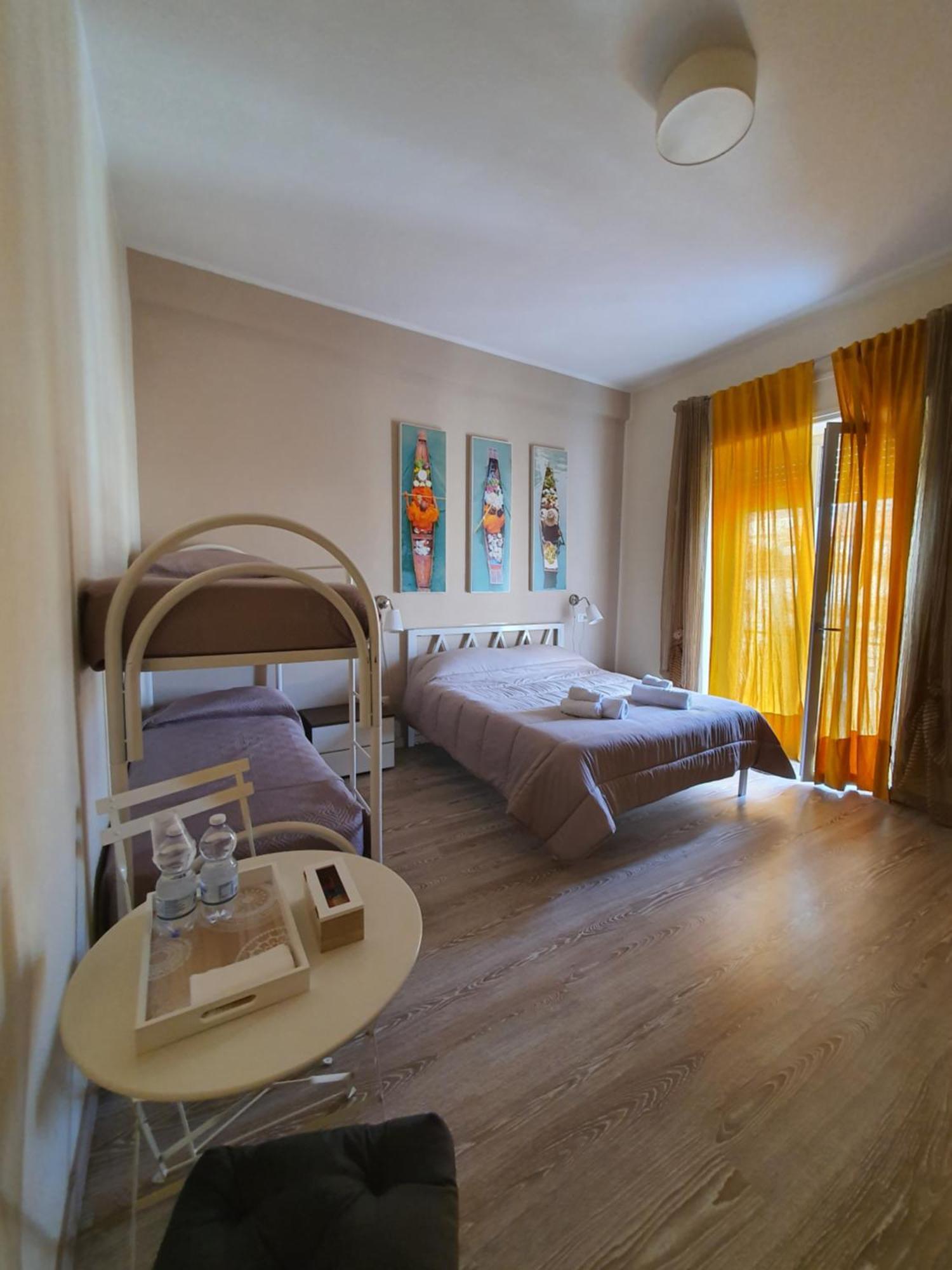 4Rooms Guest House Free Wi-Fi Salerno Zewnętrze zdjęcie