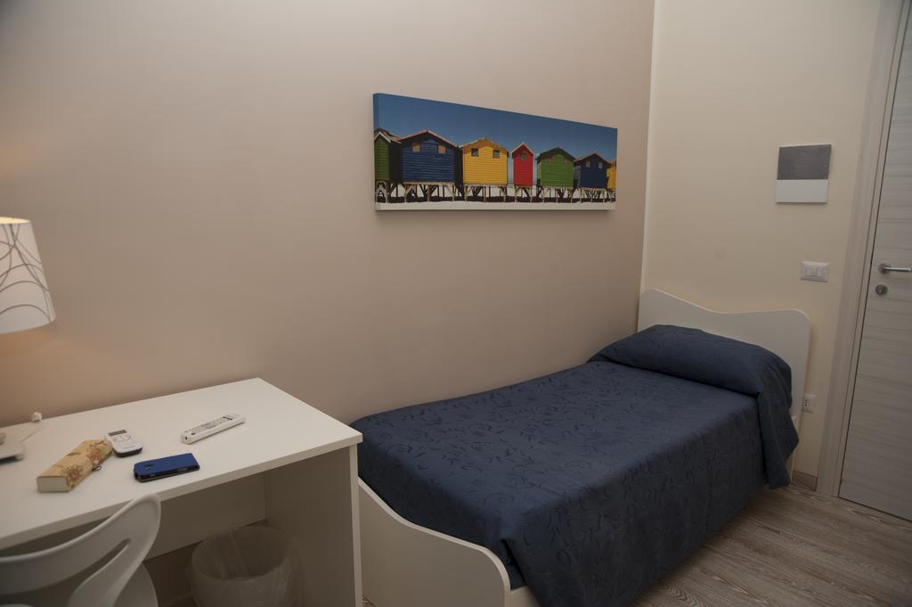 4Rooms Guest House Free Wi-Fi Salerno Pokój zdjęcie